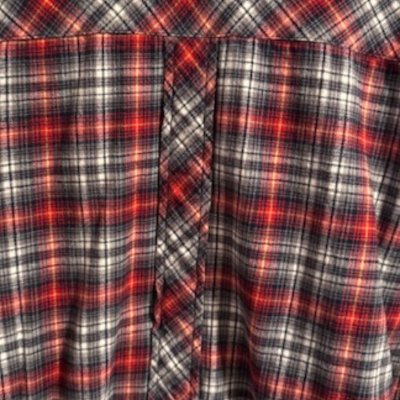 Women’s Eleven Stitch Design Flannel Button-Down Shirt, Size L - Picture 7 of 11